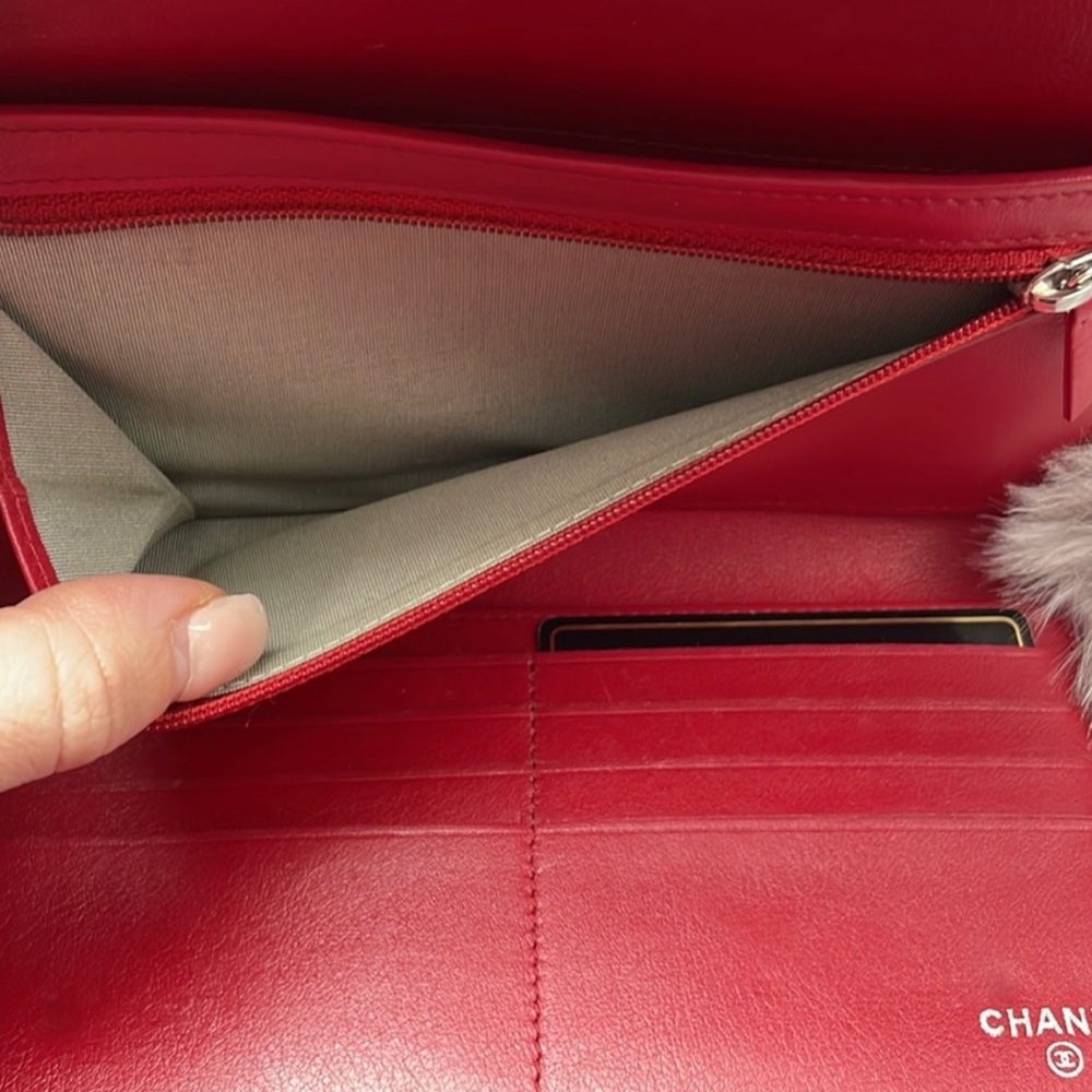 Authentic Chanel caviar red  clutch / wallet in pristine condition. - Picture 6 of 11